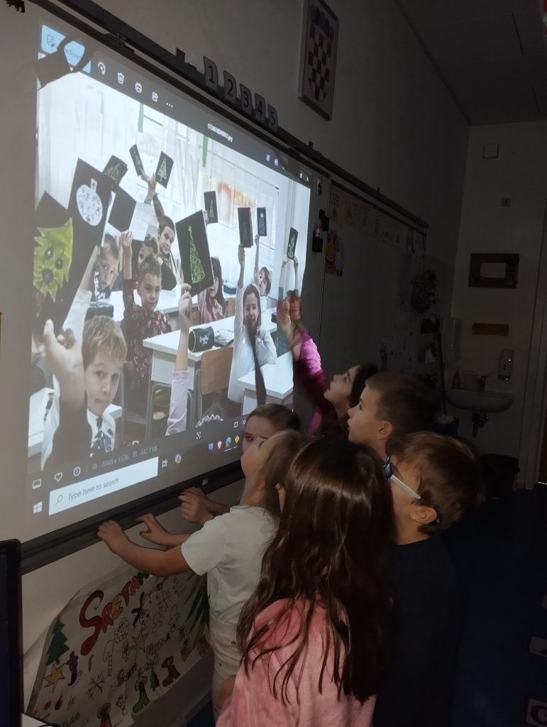 1734776075094 771x1024