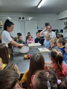 20221017 085723 225x300