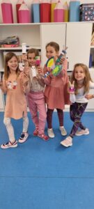 20230426 100723 135x300