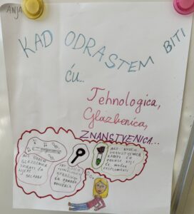 39925A2A E433 4399 BF14 58123E81E7C7 272x300