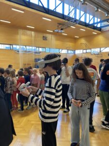 A8E94EA9 9C56 4C49 87CF DA27B5370ECE 225x300