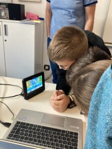 A9F9FF2A A38C 463E 97E4 437325452481 225x300