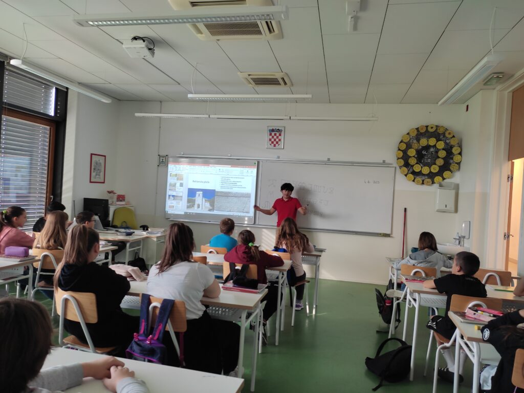 Domagoj Kao Ucitelj 1024x768