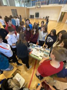 FB4C7726 D752 420F A898 BAA8B69B2C9A 225x300