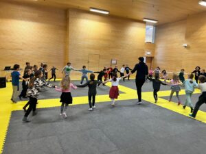 Drugi razredi plešu s Markom Mrkićem IMG 20221207 WA0007 300x225
