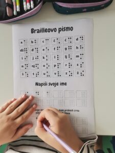 IMG 20221013 155344 225x300